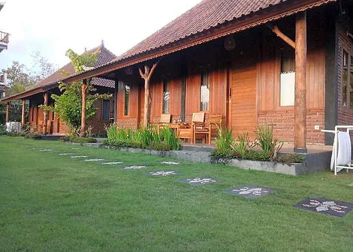 Emir Surfcamp 3*